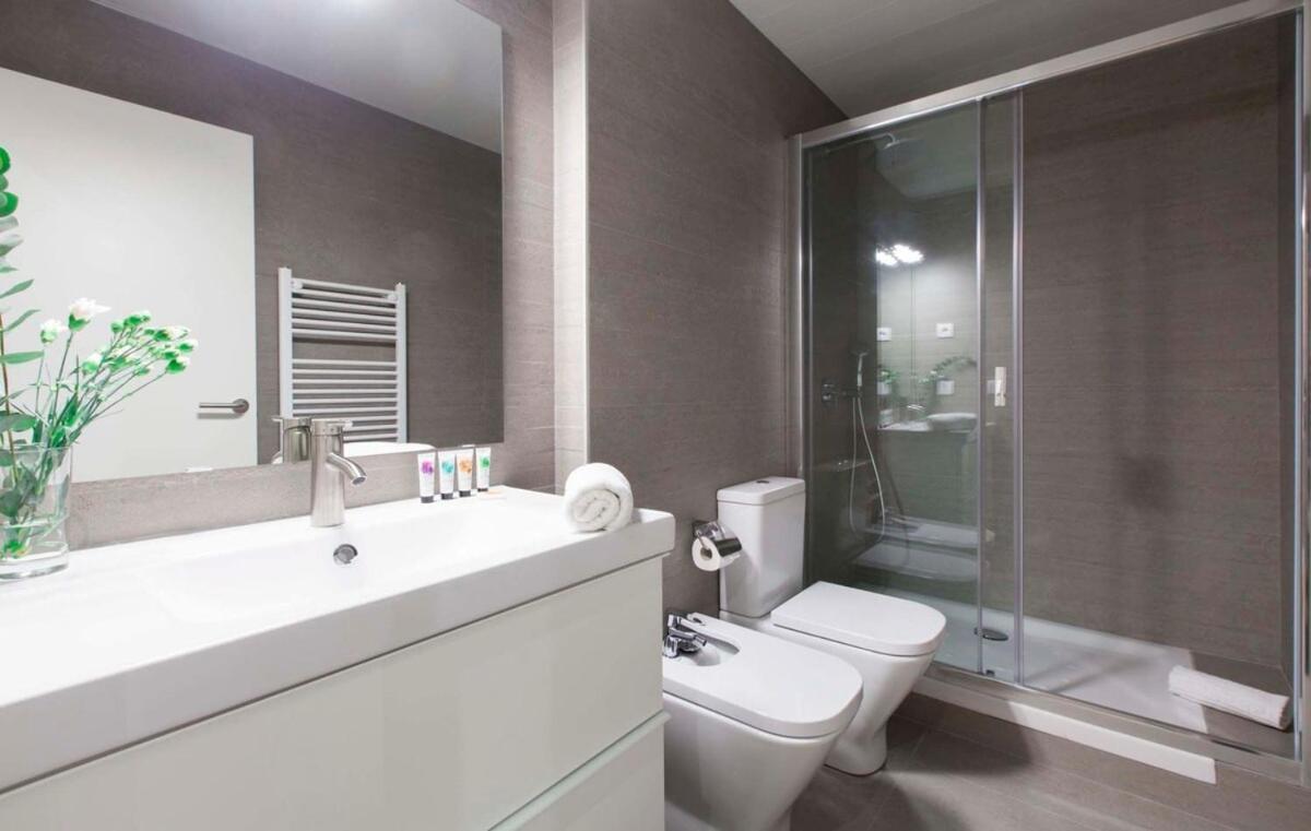 Appartement Perfectly Located 4bed 4bath In 3 1 *