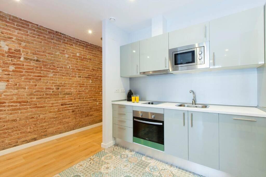 Perfectly Located 4bed 4bath In 3 1 Appartement Barcelona