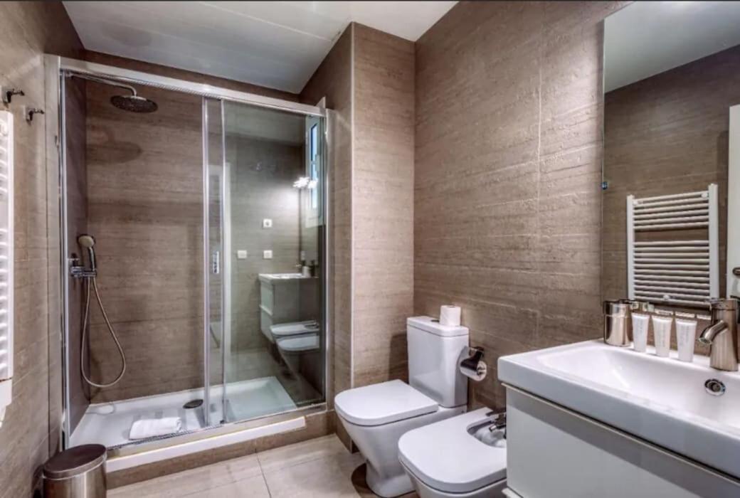 Appartement Perfectly Located 4bed 4bath In 3 1 *
